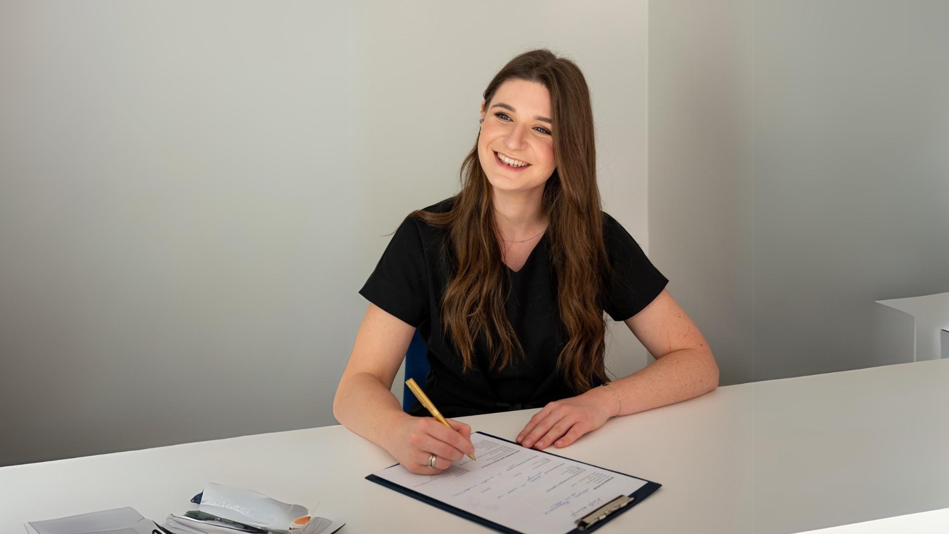 Jakie powiązanie ma zespół policystycznych jajników z trądzikiem?